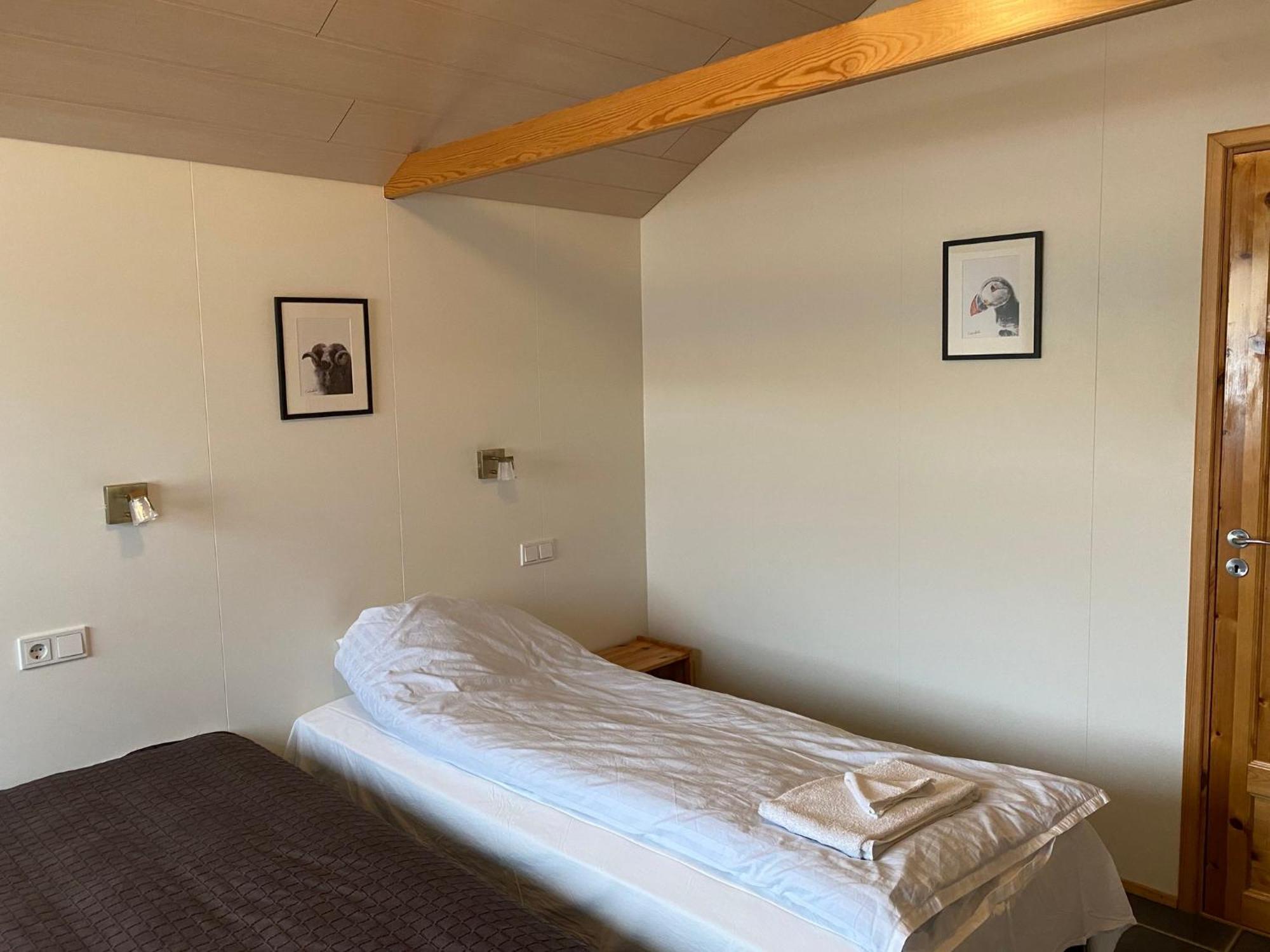 Bakkafloet Guesthouse Varmahlid  Bagian luar foto
