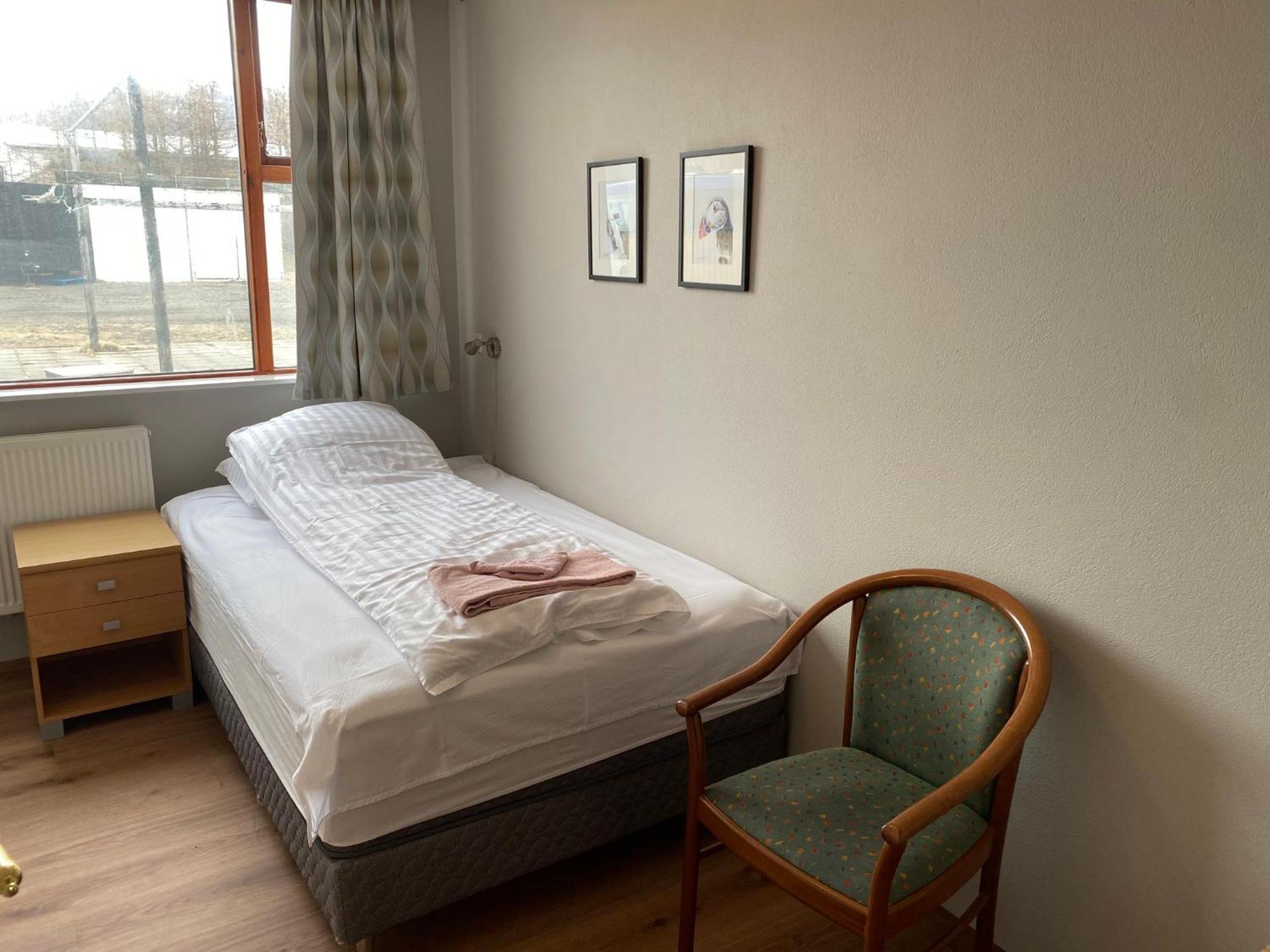 Bakkafloet Guesthouse Varmahlid  Bagian luar foto