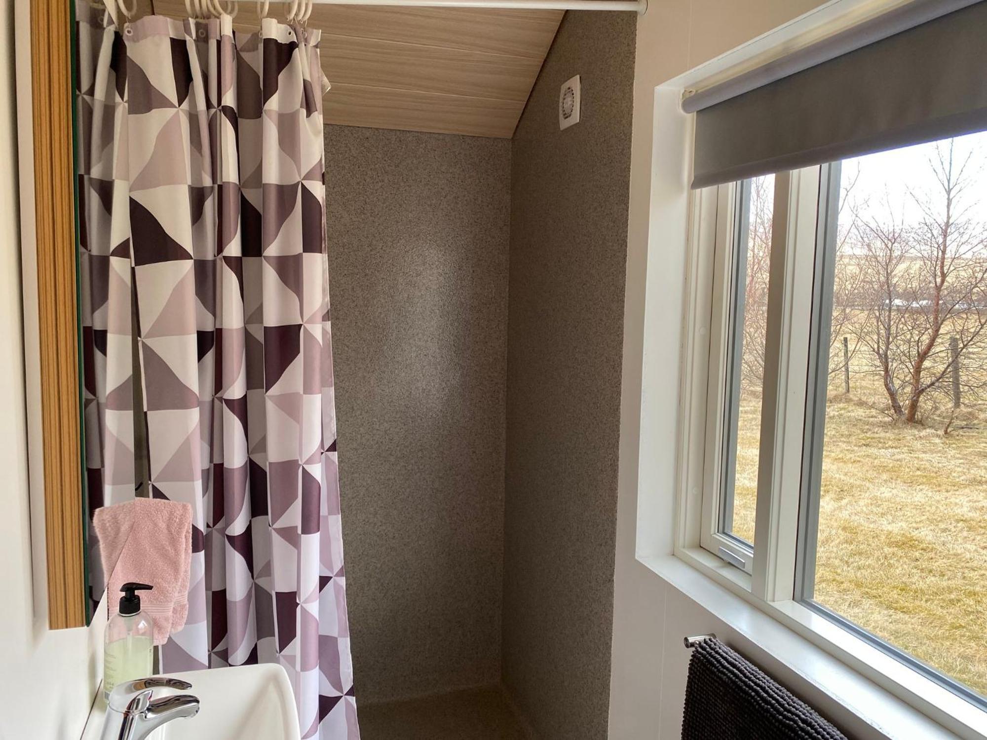 Bakkafloet Guesthouse Varmahlid  Bagian luar foto