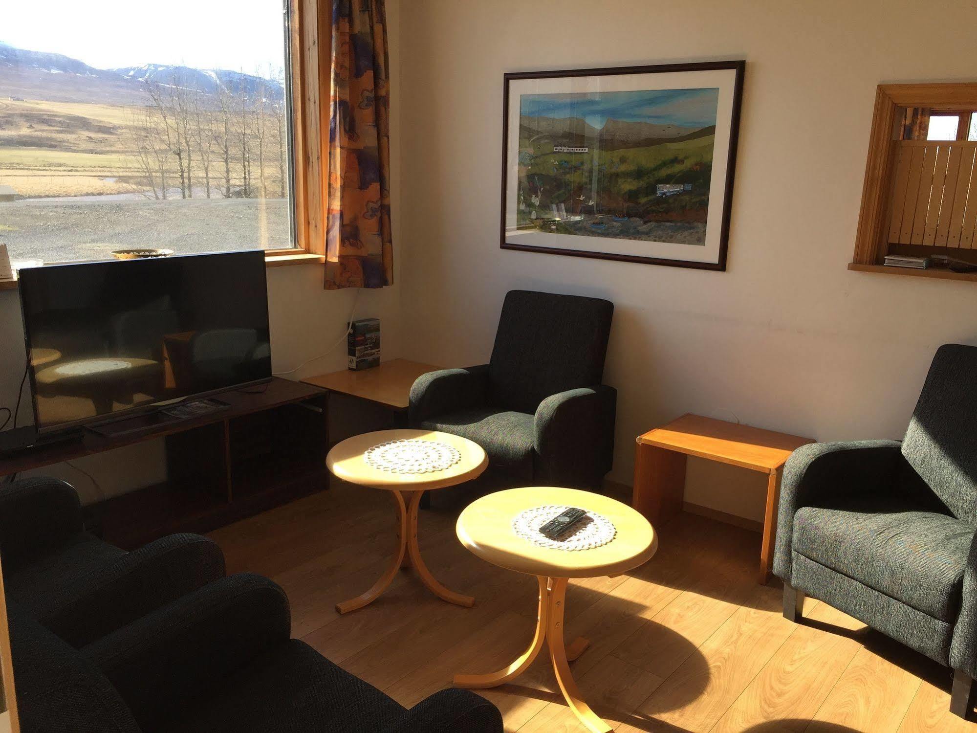 Bakkafloet Guesthouse Varmahlid  Bagian luar foto